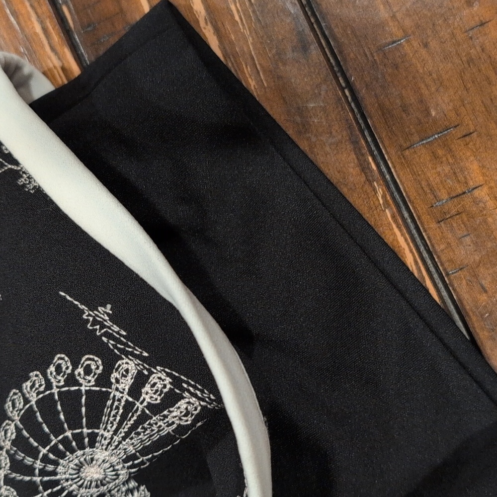 Maje Ipom Embroidered Shorts - Picture 6 of 10